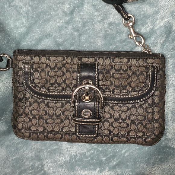 Coach wristlet, used - Picture 1 of 2